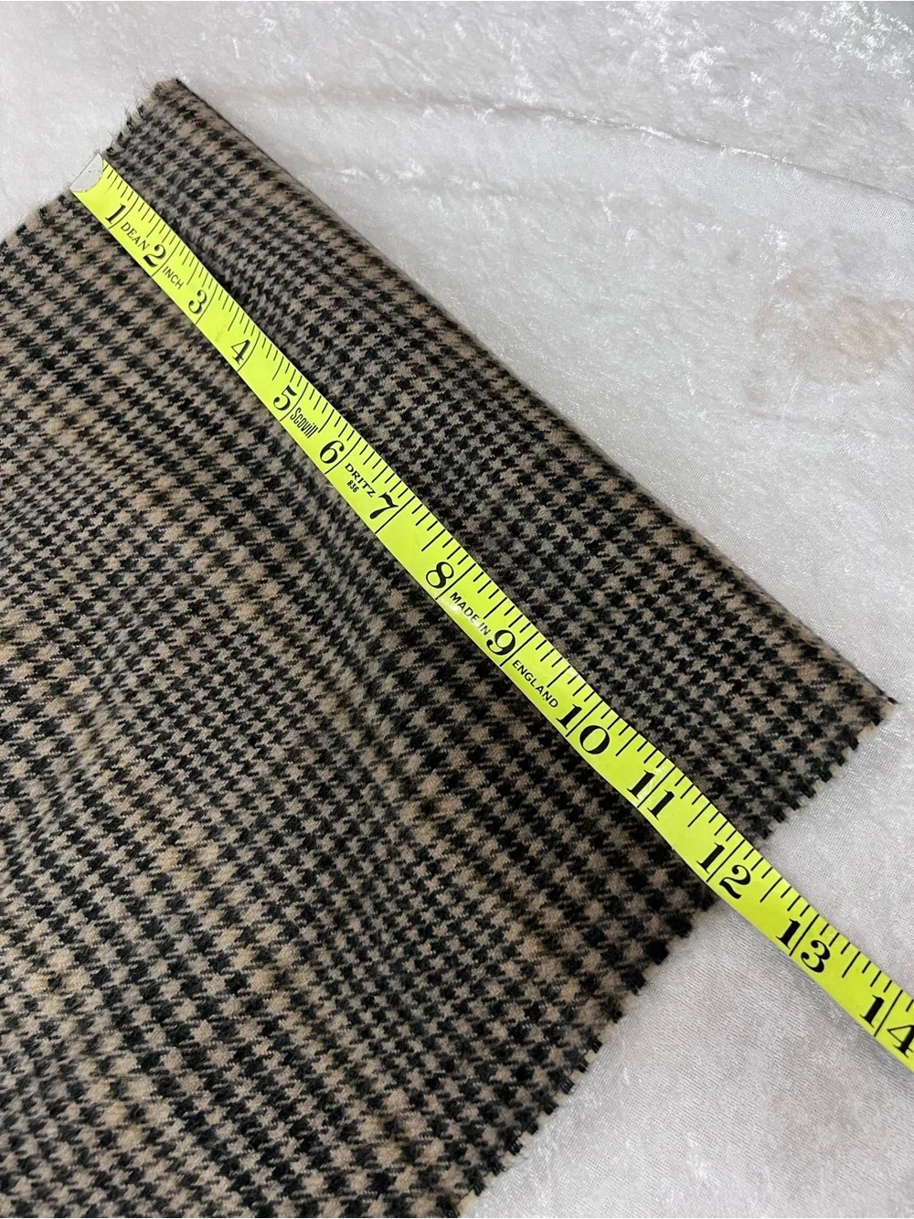 Classic Houndstooth Fringe Shawl Scarf 100% cashmere made in Scotland Neutral